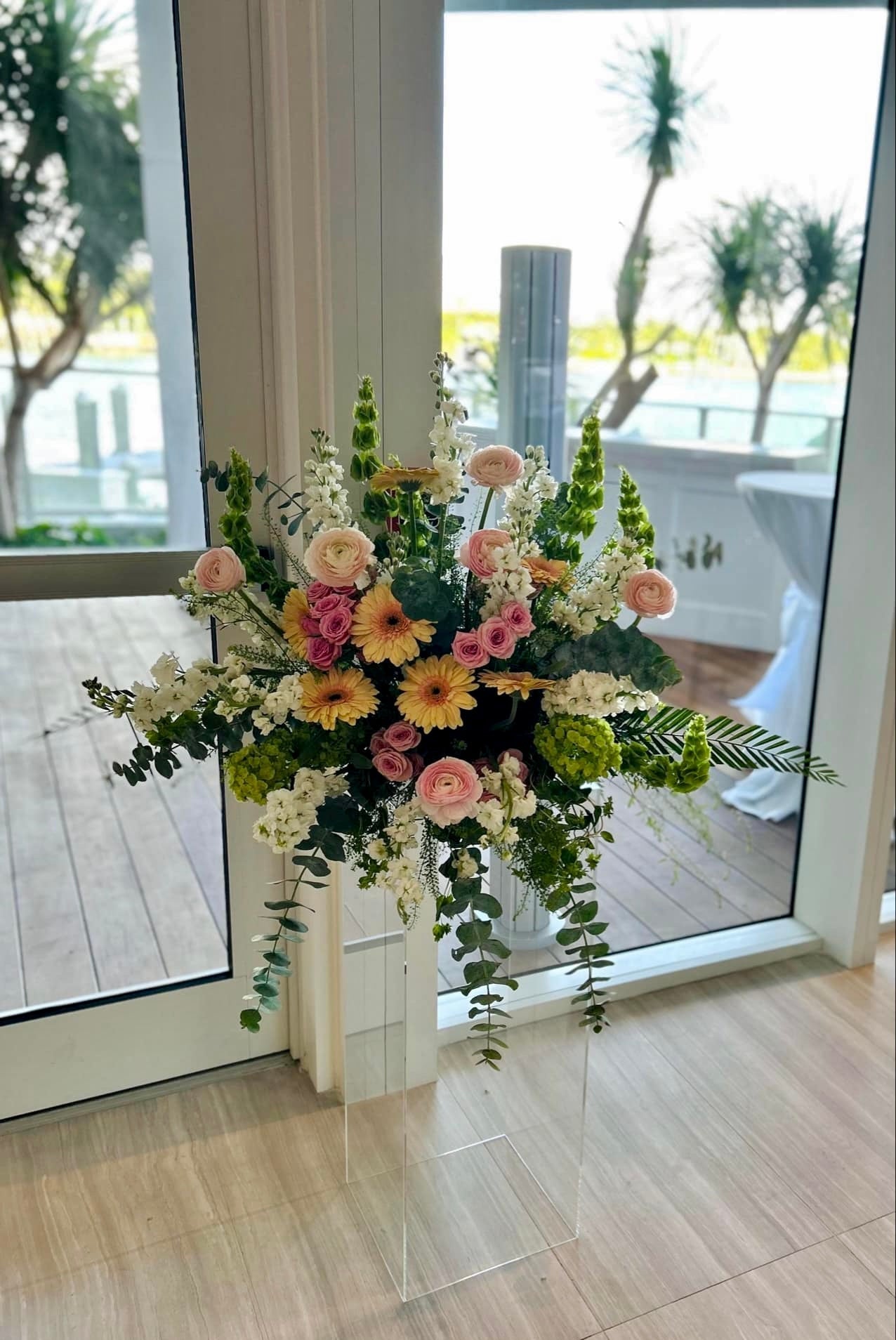 Acrylic Clear Pedestal Rental Miami | Modern Event & Wedding Decor