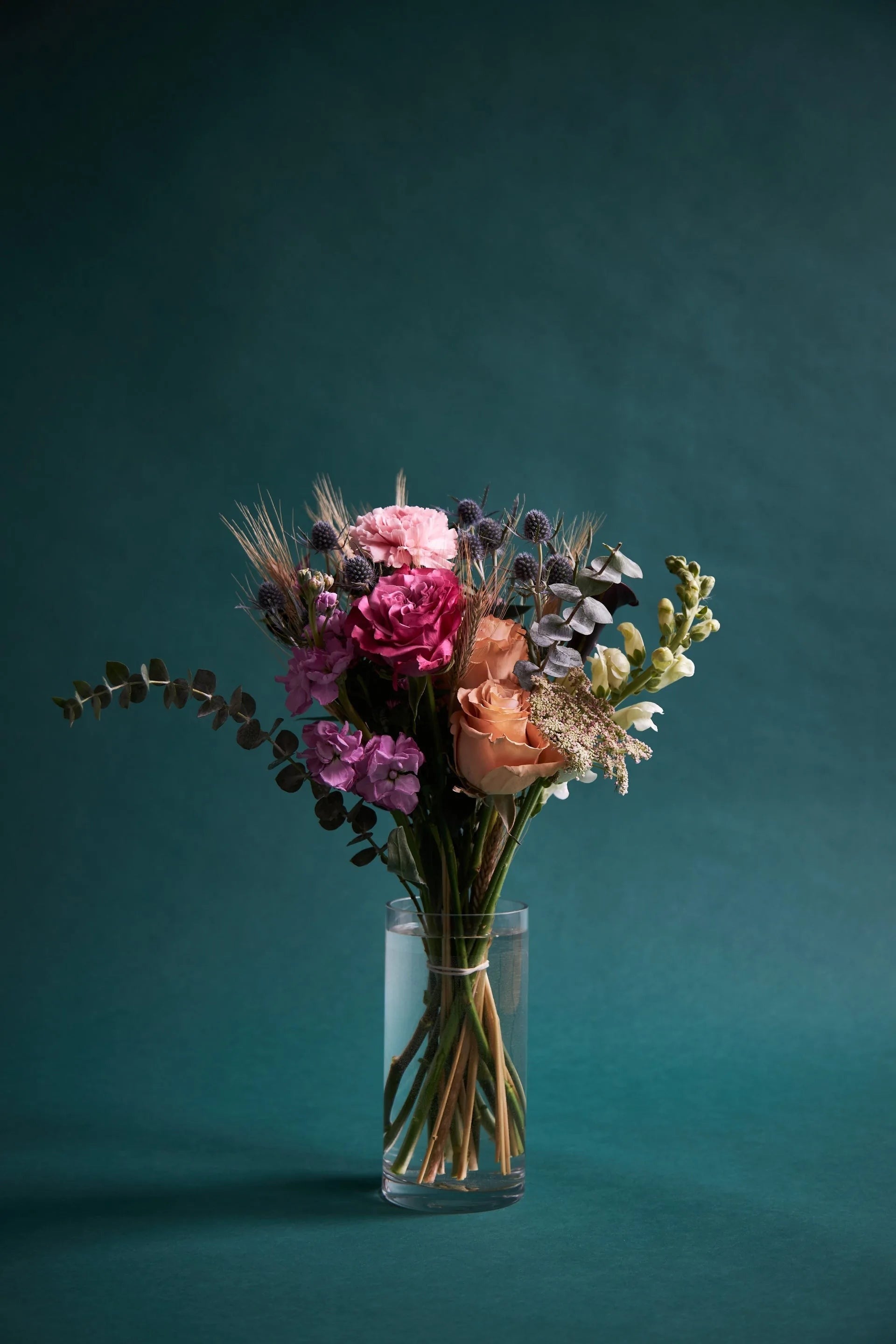 Same-day luxury flower delivery in Miami — peonies, roses, and custom arrangements by Floralina